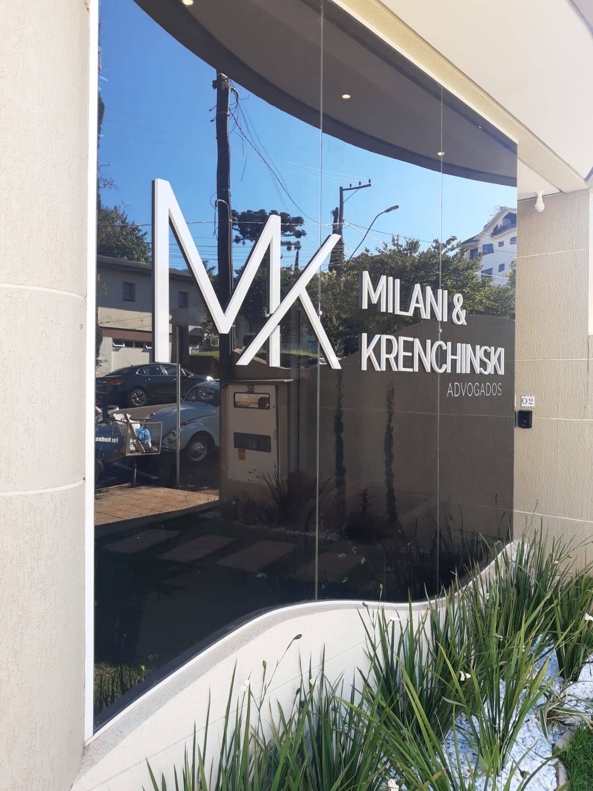 Fachada do escritório Milani & Krenchinski Advogados